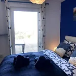 La شقة *